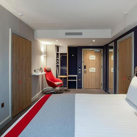 Holiday Inn Express Cambridge West - Cambourne By Ihg المظهر الخارجي الصورة