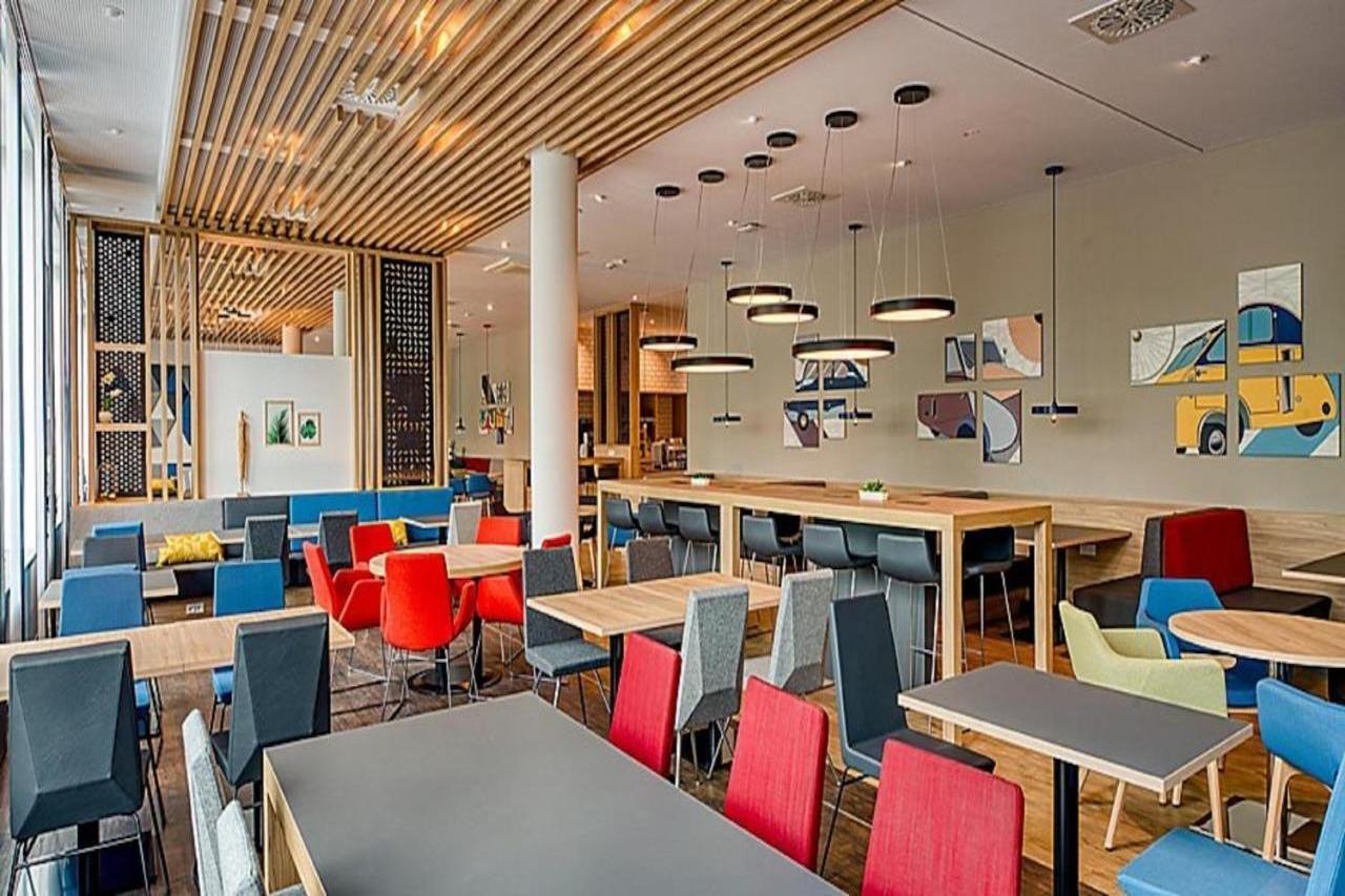 Holiday Inn Express Cambridge West - Cambourne By Ihg المظهر الخارجي الصورة