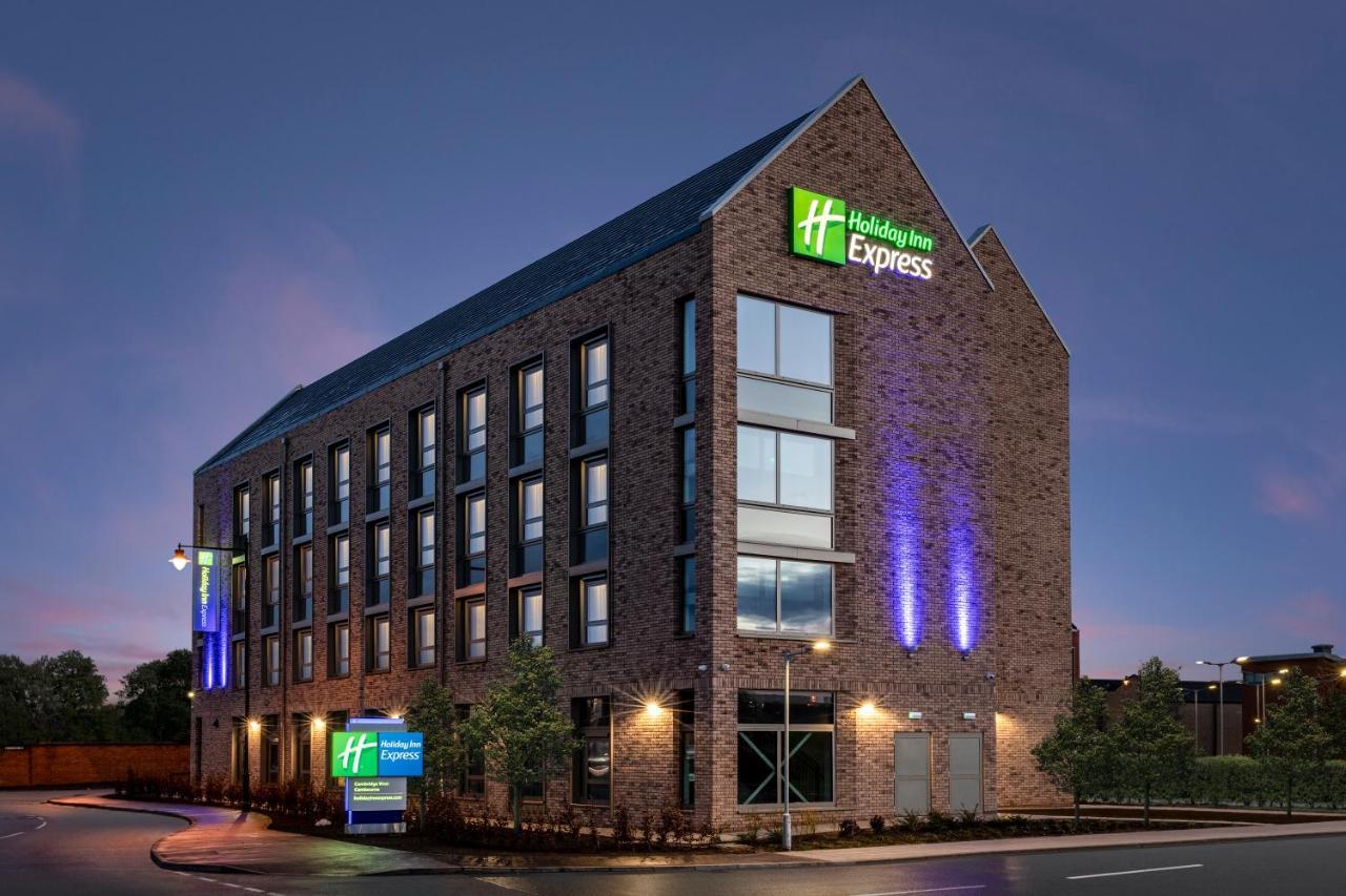 Holiday Inn Express Cambridge West - Cambourne By Ihg المظهر الخارجي الصورة
