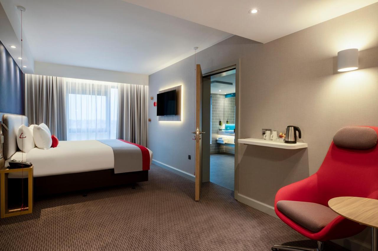 Holiday Inn Express Cambridge West - Cambourne By Ihg المظهر الخارجي الصورة