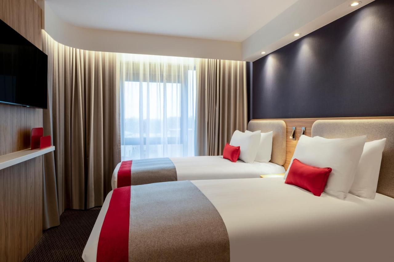 Holiday Inn Express Cambridge West - Cambourne By Ihg المظهر الخارجي الصورة