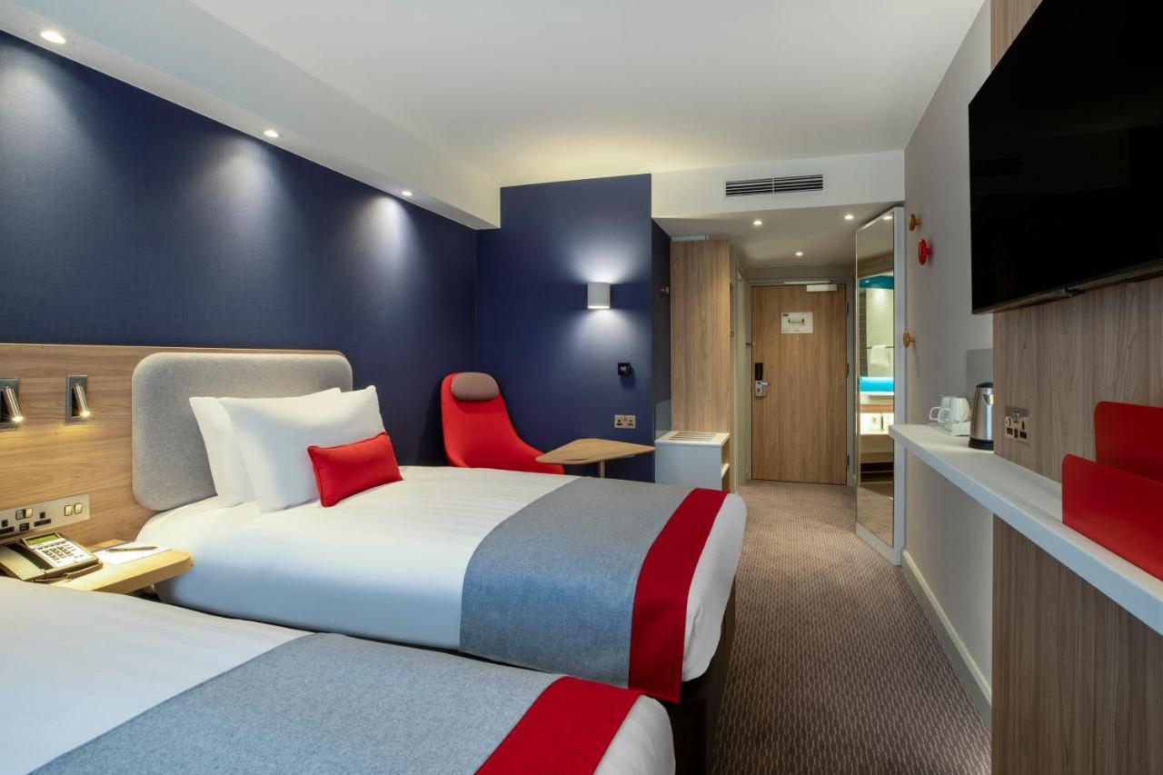 Holiday Inn Express Cambridge West - Cambourne By Ihg المظهر الخارجي الصورة
