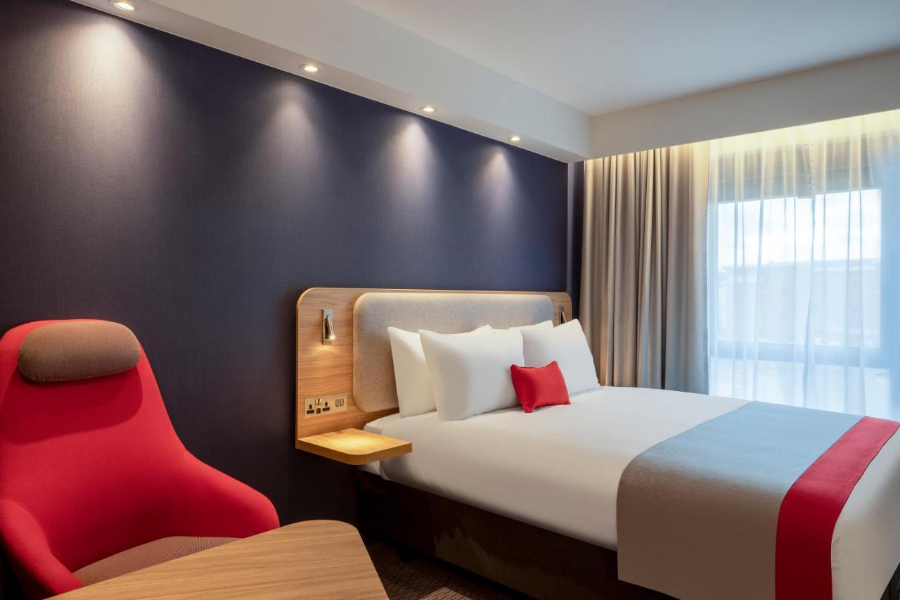 Holiday Inn Express Cambridge West - Cambourne By Ihg المظهر الخارجي الصورة