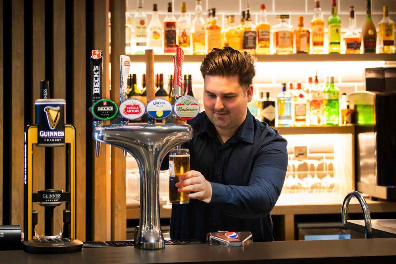 Holiday Inn Express Cambridge West - Cambourne By Ihg المظهر الخارجي الصورة