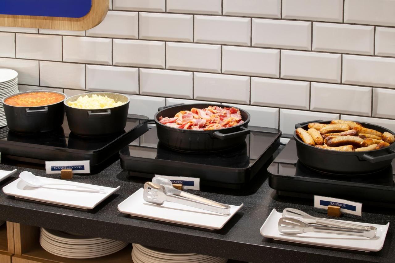 Holiday Inn Express Cambridge West - Cambourne By Ihg المظهر الخارجي الصورة