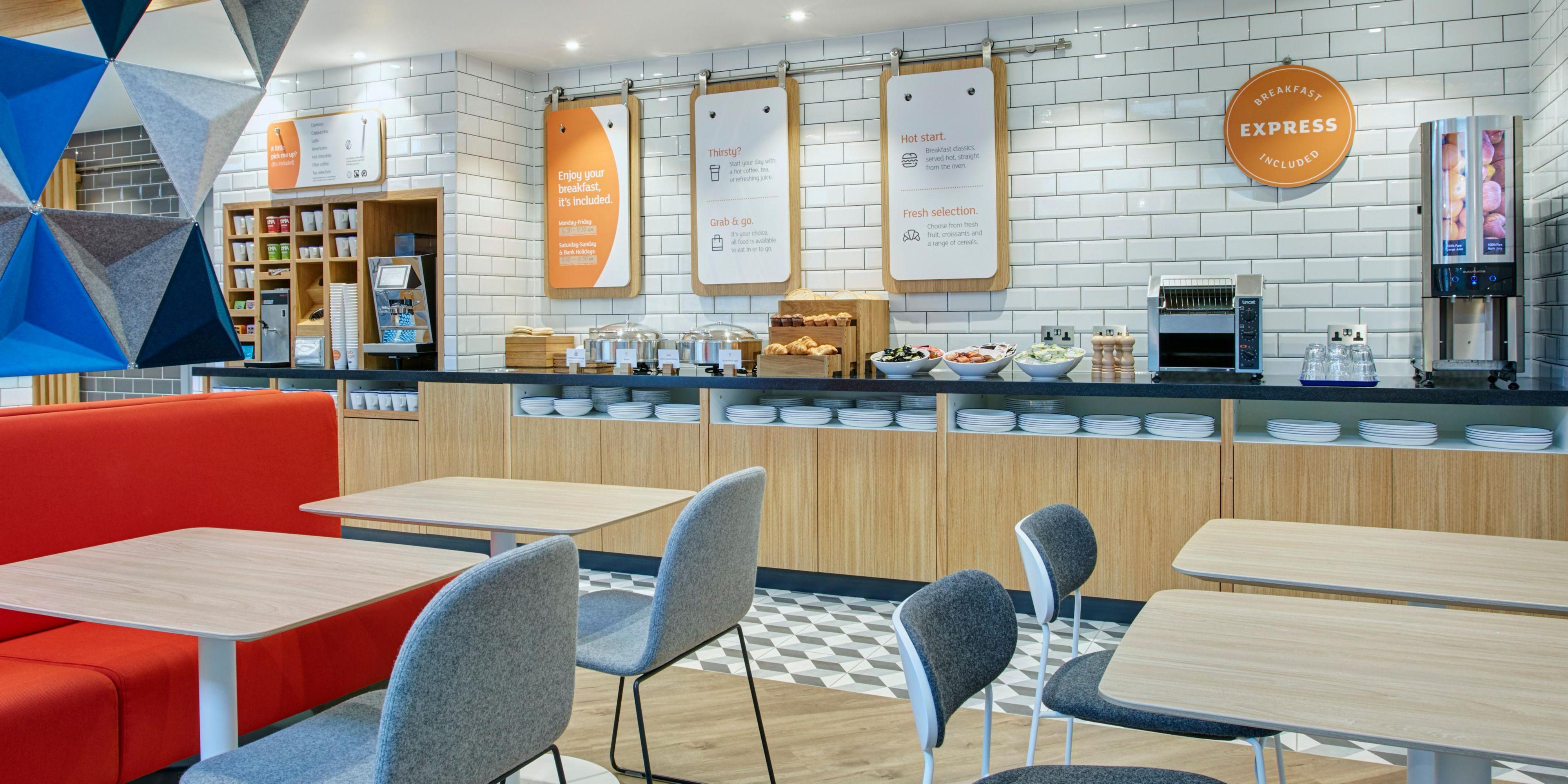 Holiday Inn Express Cambridge West - Cambourne By Ihg المظهر الخارجي الصورة