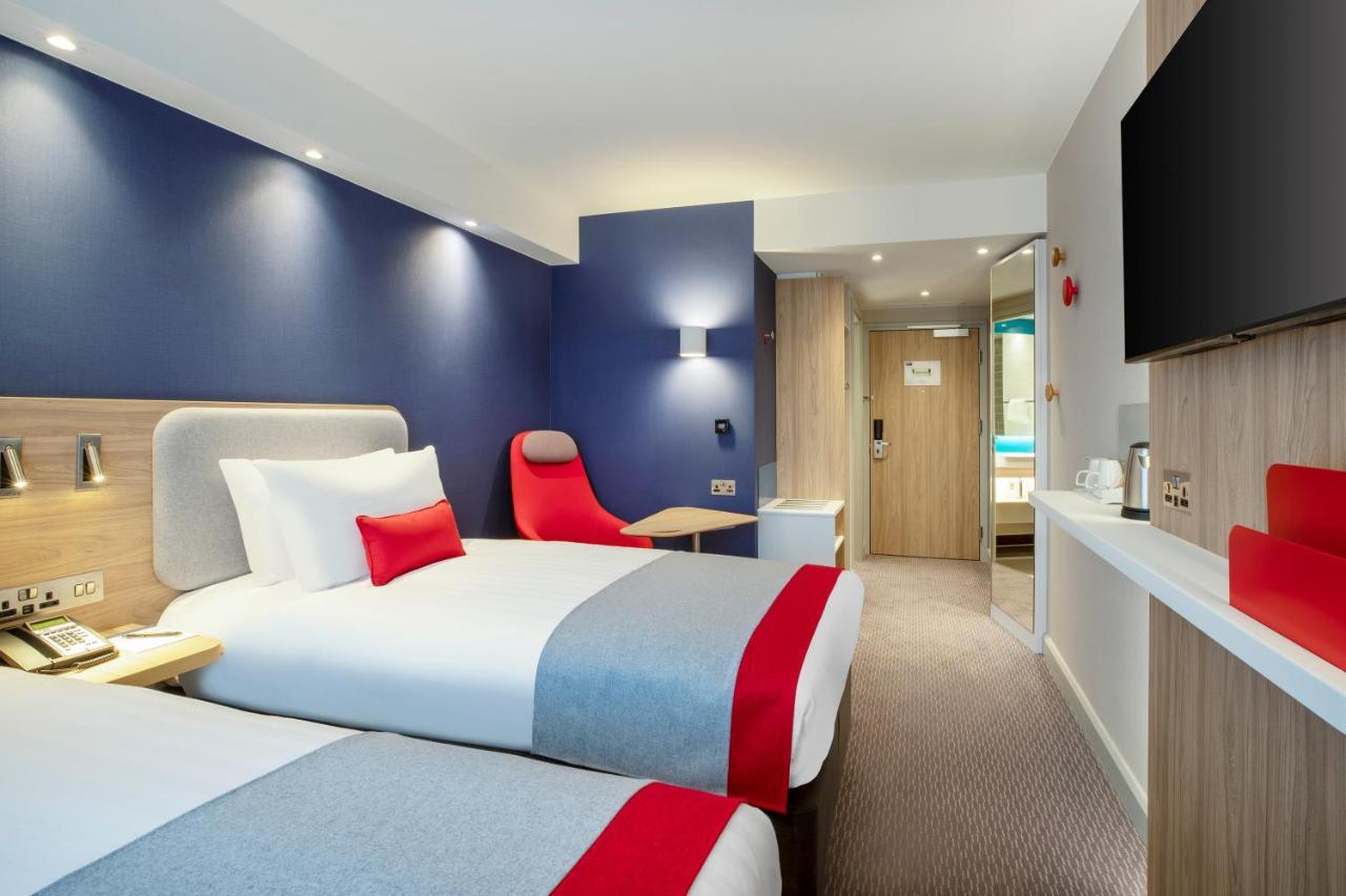 Holiday Inn Express Cambridge West - Cambourne By Ihg المظهر الخارجي الصورة
